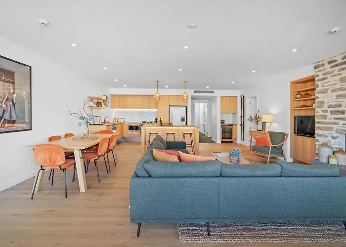 Winona Of - Luxury Lakefront *